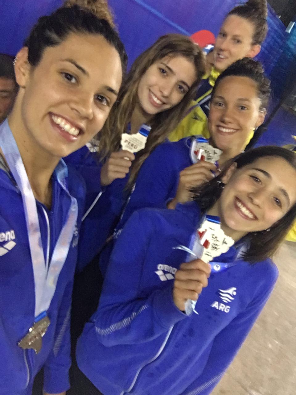 Selección_Argentina_Natación_Delfina_Pignatiello.jpeg