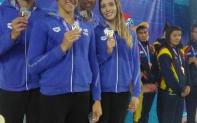 La Selección Argentina de Natación de damas lidera la general en el Sudamericano de Perú