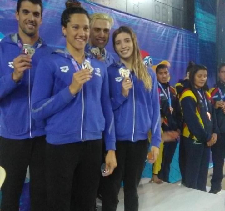 La Selección Argentina de Natación de damas lidera la general en el Sudamericano de Perú