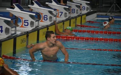 Joaquín González Piñero, la joven promesa que entrena en Dubai bajó un récord argentino en el Campeonato Open de natación