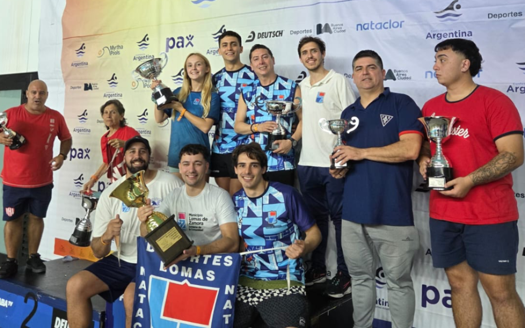 Podio general mixto por equipos del Campeonato República de Natación Infantiles y Menores 2026 en el Parque Olímpico FeNABA de Villa Soldati