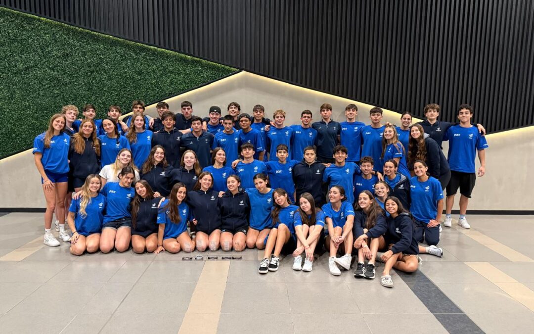 Delegación de la selección argentina de natación posando en el Panam Aquatics Swimming Championship Ibagué 2026